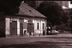 cca 1968 Kecskeméti városképek, utcaképek, épületfotók (Móricz Zs., Villám, Kada, Gáspár utca), 51 d...