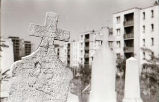 cca 1963 Kecskeméti városképek, utcaképek, épületfotók (Leninváros, Árpád krt., uszoda), 49 db vinta...