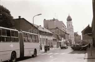 cca 1982 Kecskeméti városképek: Móricz Zs. u., Nagykőrösi u., Villám u., 37 db szabadon felhasználha...