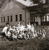 cca 1960-1970 Kecskeméti részletek, 12 db fotónegatív, 6×6 cm