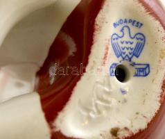 Aquincumi cipőfűzőt kötő kisfiú, kézzel festett, jelzett, apró kopásokkal, m: 10 cm