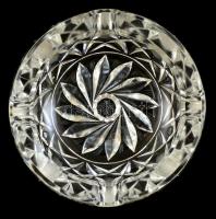 Ólomkristály hamutartó, csiszolt, metszett, apró csorbákkal, d: 15 cm