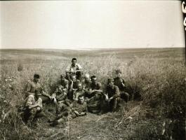 cca 1942 Thöresz Dezső (1902-1963) békéscsabai gyógyszerész és fotóművész szolgálatot teljesített eg...