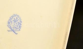 Herendi Viktória mintás bonbonier, kézzel festett, jelzett, apró kopásokkal, 14×10×5,5 cm