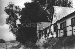 43 db MODERN fekete-fehér magyar városképes lap Pilis és Budapest környékéről / 43 modern black and ...