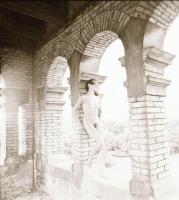 cca 1989 A női test esztétikuma, szolidan erotikus vintage fotó + 6 db vintage negatív (a papírkép é...