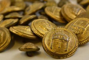 34 db különféle katonai gomb