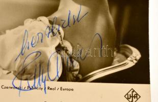 Romy Schneider (1938-1982) színésznő aláírása az őt ábrázoló képeslapon, 14x9 cm/ Autograph signatur...