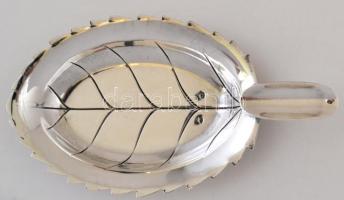 Ezüst(Ag) levél alakú hamutálka, jelzett, 9,3×5,3 cm, nettó: 18,8 g