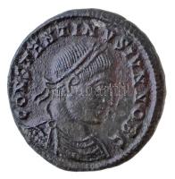 Római Birodalom / Heraclea / II. Constantinus 324. AE3 (2,7g) T:2 Roman Empire / Heraclea / Constantine II 324. AE3 CONSTANTINVS IVN NOB C / PROVIDENTIAE CAESS - .SMHE. (2,7g) C:XF RIC VII 67.