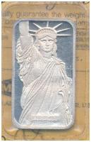 Amerikai Egyesült Államok ~1982. Liberty befektetési ezüsttömb lezárt tasakban tanúsítvánnyal (31,19g/0.999/28,5x49,5mm) T:PP USA ~1982. Liberty silver bar in sealed packing with certificate (31,19g/0.999/28,5x49,5mm) C:PP