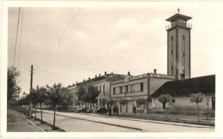 1941 Újverbász, Verbász, Novi Vrbas; Tűzoltó otthon. Garamszeghy Pál kiadása / firefighters home, automobiles