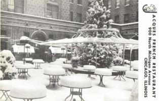 Chicago (Illinois), Jacques French Restaurant, outdoor dining patio in winter. 900 North Michigan Avenue