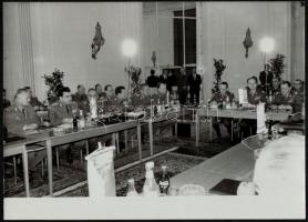 A Varsói Szerződés vezérkara és Kádár János fogadása, 4 db sajtófotó, 13×18 és 17×23 cm