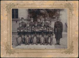 cca 1914-1945 Katonai csoportképek, 1 db kartonra kasírozott fotó + 2 db fotólap, 8×13,5 és 12×16 cm
