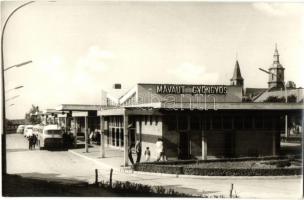 42 db MODERN fekete-fehér magyar városképes lap az 1960-as évekből / 42 modern black and white Hunga...