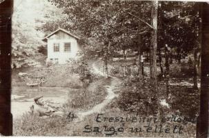 1908 Eresztvényi-erdő (Salgó mellett), menedékház. photo (lyuk / hole)