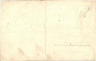 Nógrád, kirándulókkal háttérben a várral. photo  (fl)