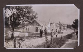 cca 1929 Családi fotóalbum, főként budapesti, részben debreceni életképekkel (Barosstelep, zsinagóga...