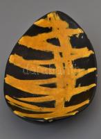 Gorka Lívia (1925-2011): Fekete-sárga tál és váza, festett mázas kerámia, jelzett, apró mázhibákkal,...