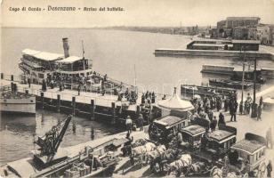 Desenzano del Garda, Arrivo del battello / arrival of a boat, omnibuses, horse-drawn carriages, molo, port, ship station