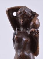 Jelzés nélkül: Korsót vivő akt, bronz szobor, fa talapzaton, m: 12 cm