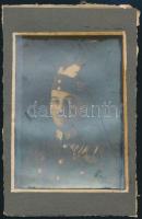 cca 1920 Katona sok kitüntetéssel, albumlapra ragasztott fotó, 9×6,5 cm