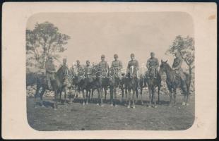 1917 Úton az olasz frontra, lovas katonák, megírt fotólap, 8,5×13,5 cm