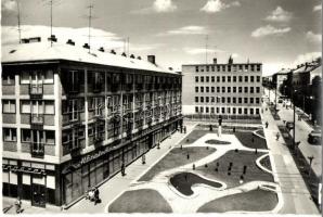 8 db MODERN magyar városképes lap fodrászatokkal / 8 modern Hungarian town-view postcards with haird...