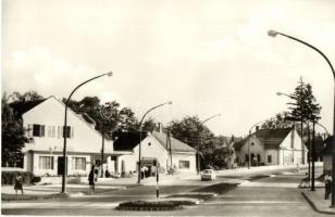 8 db MODERN magyar városképes lap fodrászatokkal / 8 modern Hungarian town-view postcards with haird...