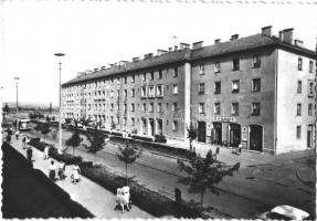 8 db MODERN magyar városképes lap fodrászatokkal / 8 modern Hungarian town-view postcards with haird...