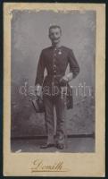1900 Ferencz László katonai fotója, keményhátú fotó Donáth budapesti műterméből, 8×4,5 cm