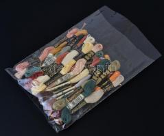 Gobelin képalap + fonalak hozzá, 33 db