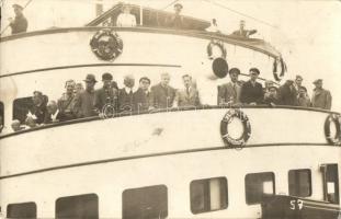 55 db RÉGI képes lap (történelmi magyar, külföldi és motívum) + 1 Innsbruck képeslapfüzet / 55 pre-1...