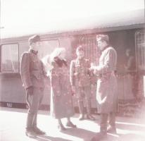 Thöresz Dezső (1902-1963) békéscsabai gyógyszerész és fotóművész szolgálatot teljesített egy sebesül...