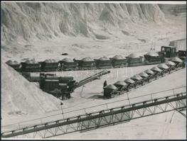 cca 1978 Zsigri Oszkár (1933-?) budapesti fotóművész hagyatékából 3 db vintage fotó, kettő jelzett, ...