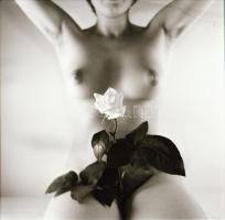 1985 Két szép nap Huncutkával, szolidan erotikus felvételek, 9 db vintage negatív, 6x6 cm