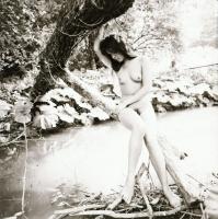 cca 1986 Alkalmi együttlétek emlékére, szolidan erotikus felvételek, 9 db vintage negatív, 6x6 cm