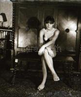 cca 1986 Alkalmi együttlétek emlékére, szolidan erotikus felvételek, 9 db vintage negatív, 6x6 cm