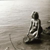 cca 1988 Szexi lányok, szolidan erotikus felvételek, 13 db vintage negatív, 6x6 cm