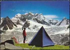 1977 A német-osztrák Karakorum-expedíció tagjainak aláírásai az expedícióról küldött levelezőlapon: ...