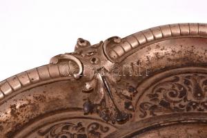 cca 1900 öntött vas parázsfogó, jelzett, 42×22 cm