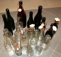 Érdekes üveg tétel: 23 klf üveg a múlt század elejéről (sörös-, gyógyszeres üvegek, csatosüvegek)