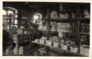 1937 Herend, porcelángyár belső munkásokkal