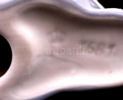 Jelzett puttó figura 2 db,  kézzel festett,  apró máz hibával, m: 7 és 8 cm