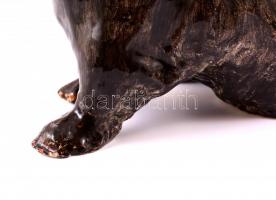 Fischer Emil palotapincsi, porcelánfajansz, kézzel festett, jelzett, javított, kis kopásokkal, m: 14...