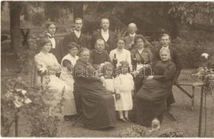 ~1910 Magyarmecske, Bérmálás utáni kép a pappal és tanítókkal. photo