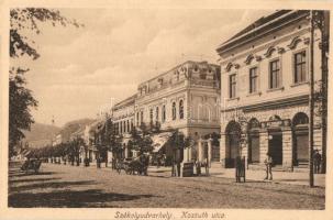 Székelyudvarhely, Odorheiu Secuiesc; Kossuth utca, Dohány üzlet, Budapest szálloda, lovaskocsi / street view with tobacco shop, hotel, horse cart