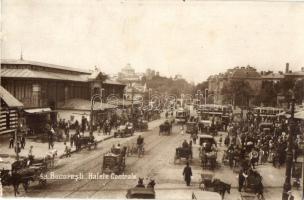 Bucharest, Bucuresti; Halele Centrale / street view with trams, horse carts and automobiles (Rb)