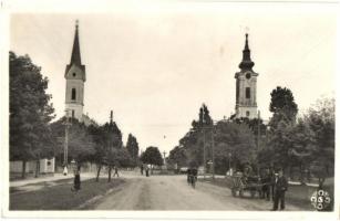 1942 Zsablya, Zabalj; templomok, kerékpárosok, autó / churches, automobile, men on bicycles
